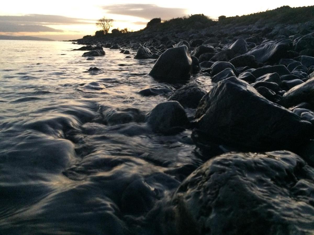 Tower Beach Galway Buitenkant foto