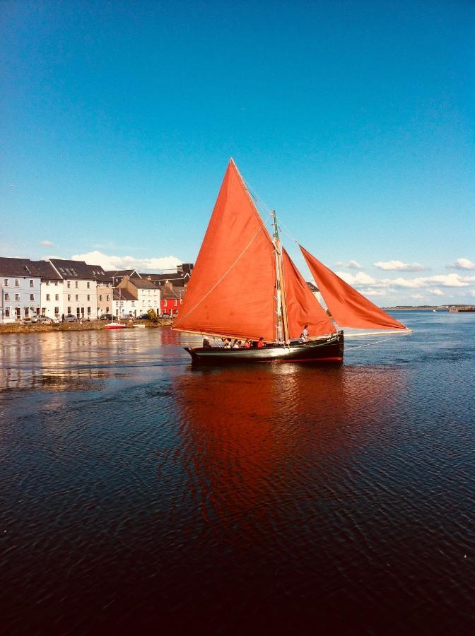 Tower Beach Galway Buitenkant foto